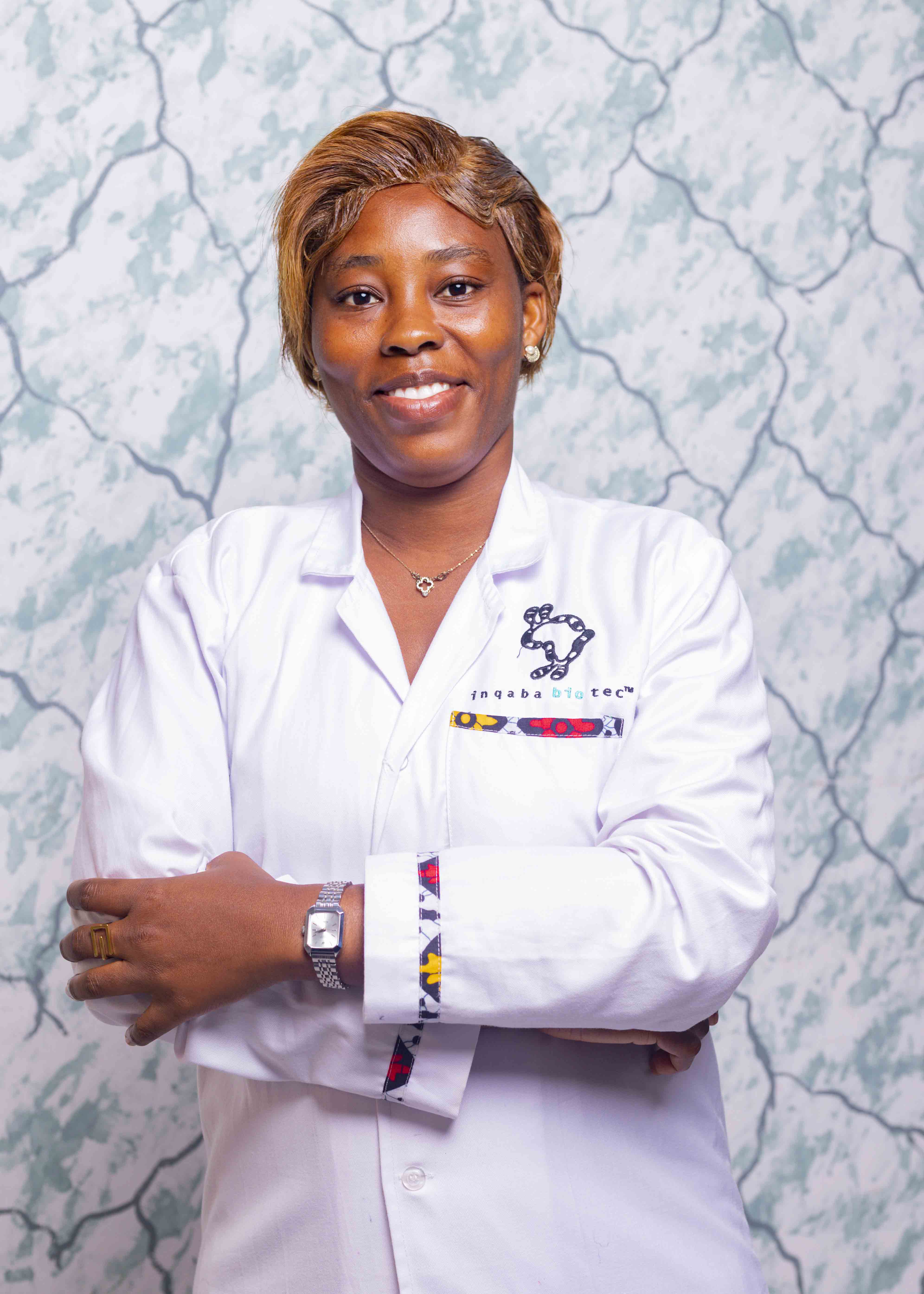 Dr Edna HOUNSA